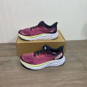 Use women Hoka Clifton one size